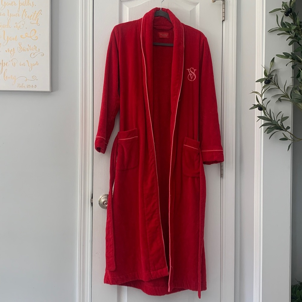 Victoria's Secret Robe Soft and Cozy Red Small‎